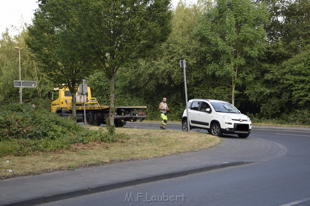 VU PKW Rad Koeln Porz Gremberghoven Alter Deutzer Postweg Josef Lindner Weg P34.JPG - Miklos Laubert